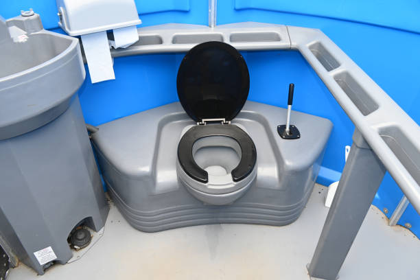 Best Portable restroom trailer rental  in Scenic Oaks, TX